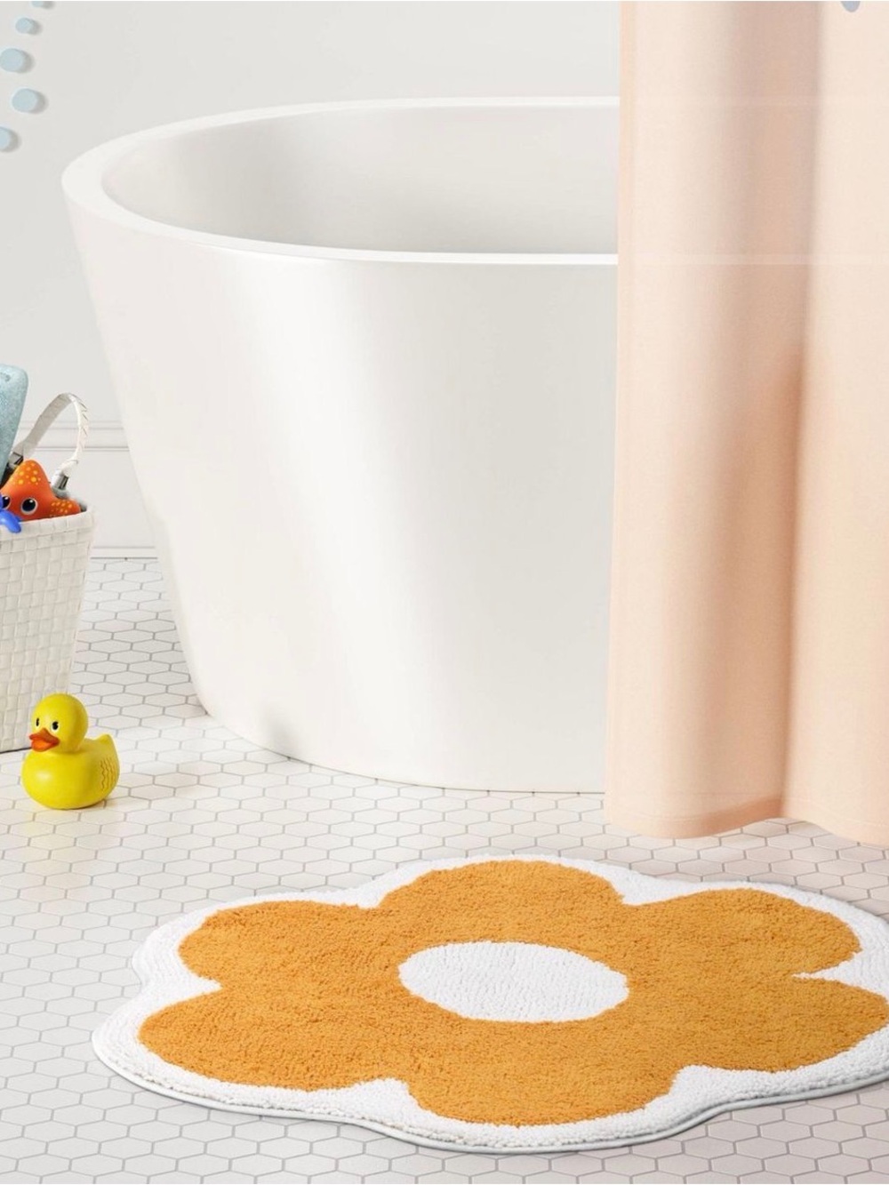 Flower Shaped Bath Mat from Pillowfort-24” Diameter